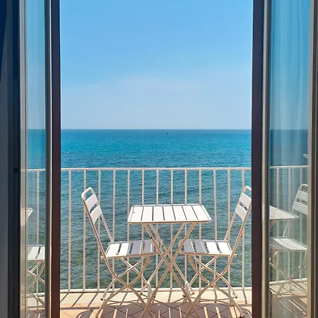 Almare House Apartment *