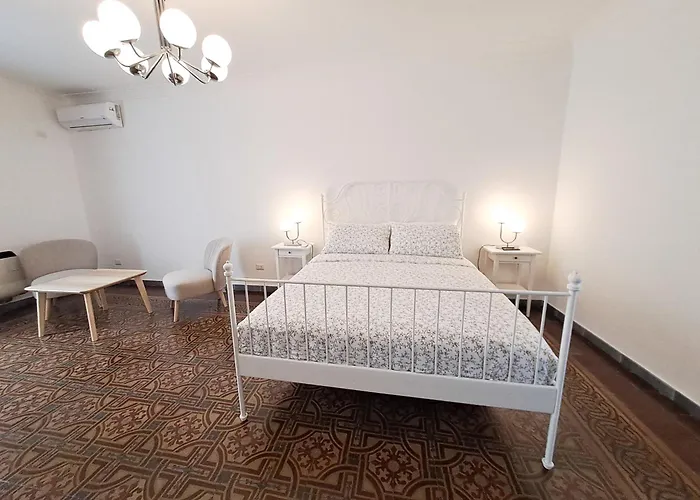 Apartament Almare House *