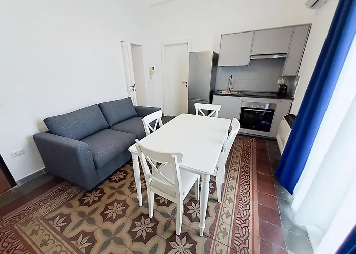 Apartament Almare House *